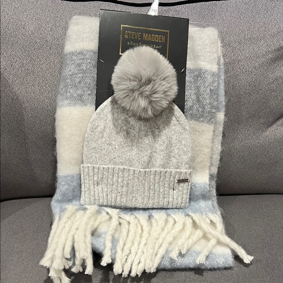 Steve Madden Accessories - Steve Madden Gift Set- Gray Beanie with Gray, White and Blue Scarf